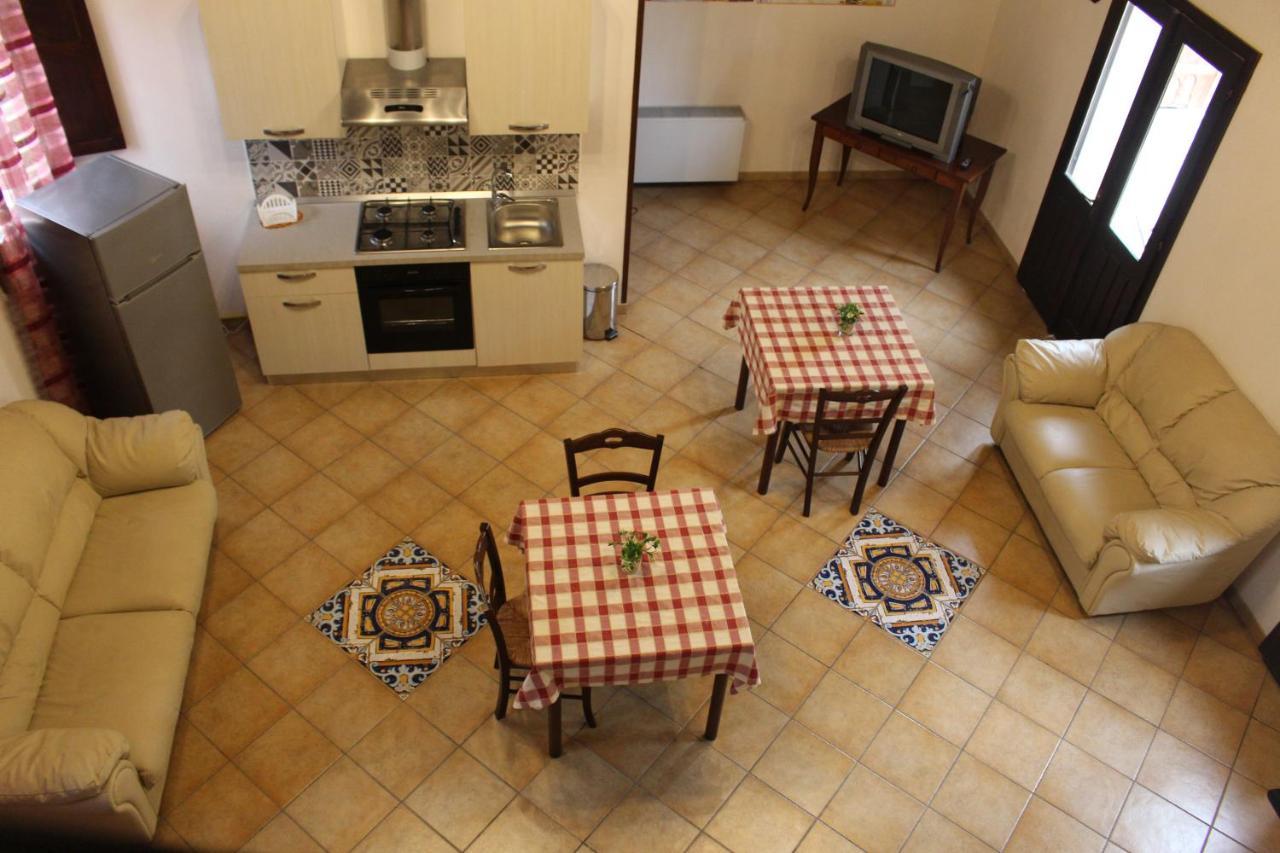 Agriturismo Tenuta Margitello 科米索 外观 照片